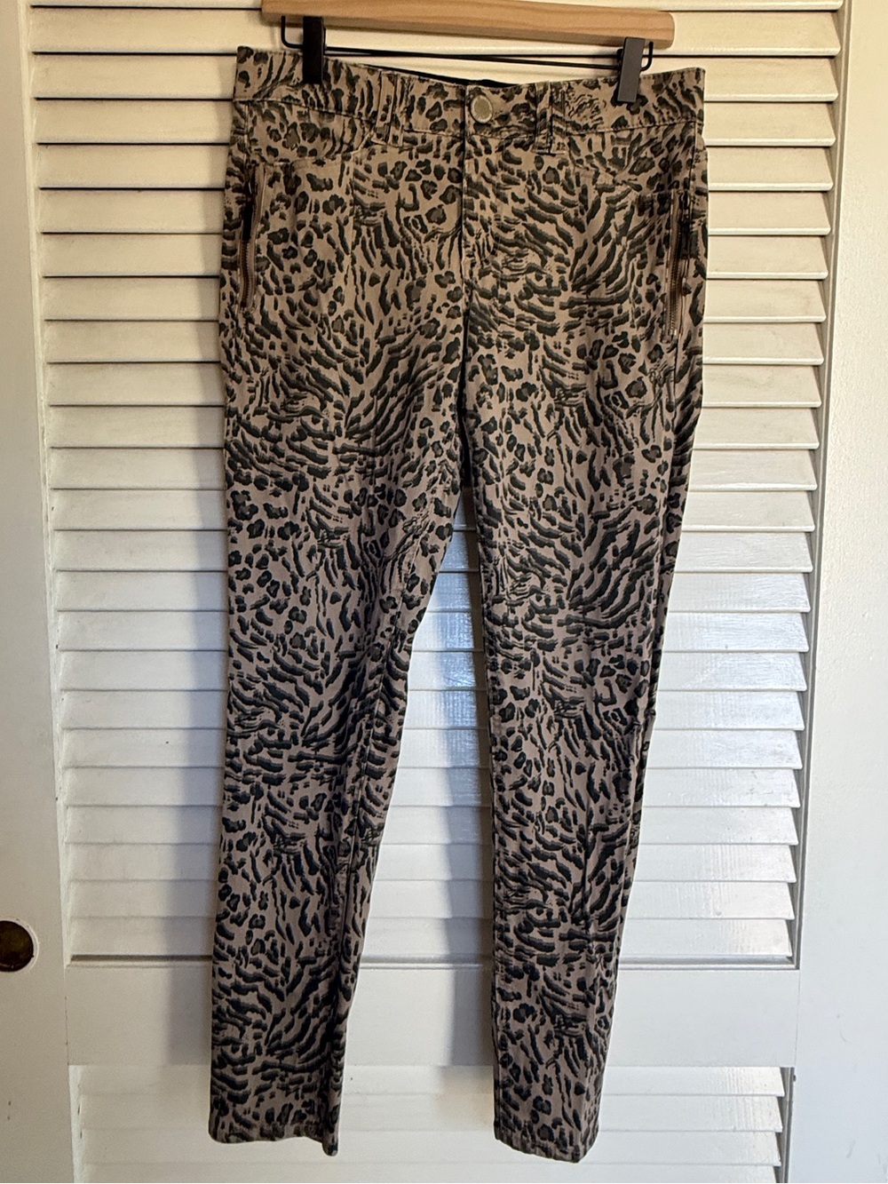 Democracy Taupe and Black Leopard-Print Cropped Pants w/ zip pockets